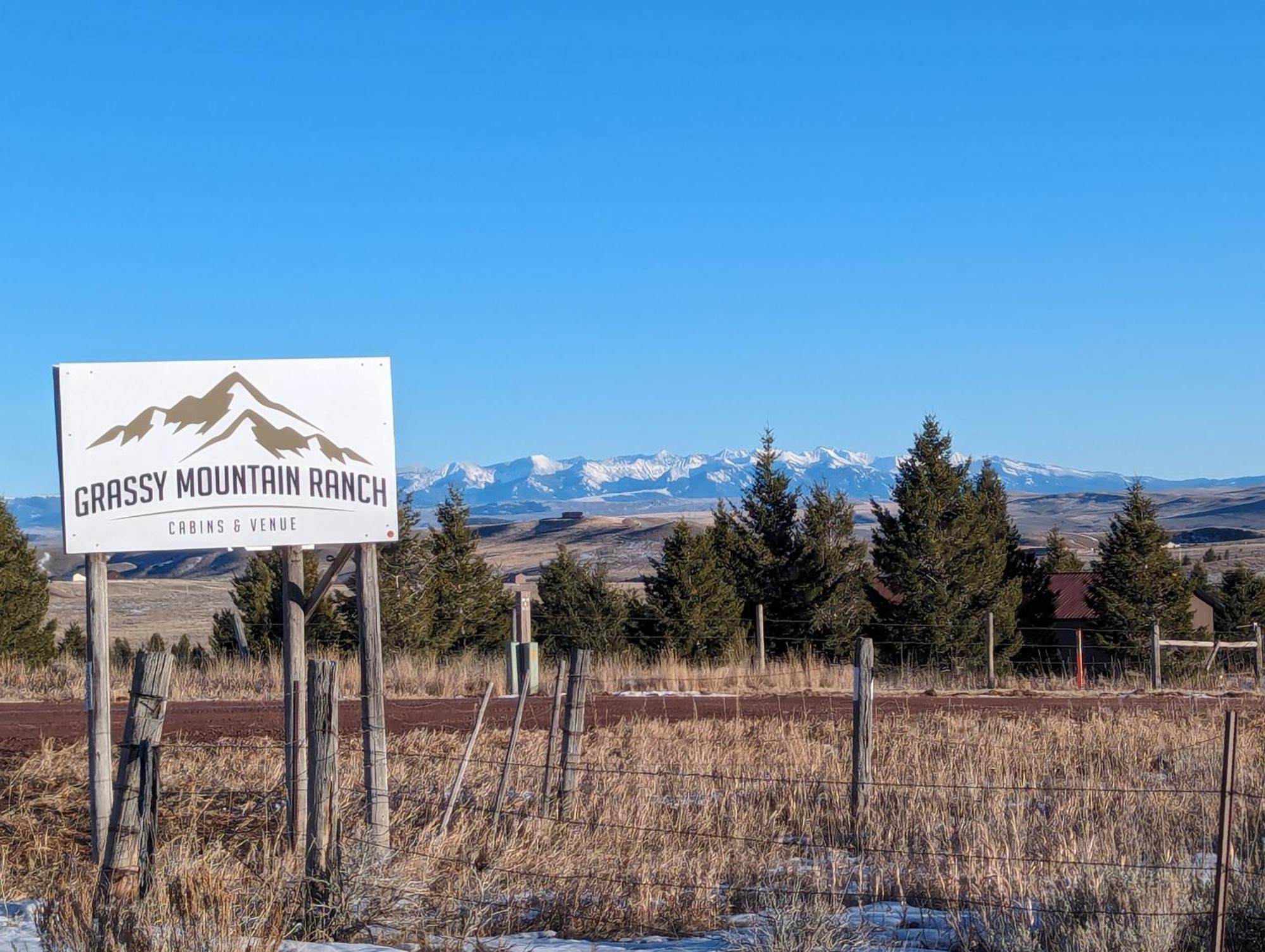 Hotel Grassy Mountain Ranch White Sulphur Springs Exterior foto